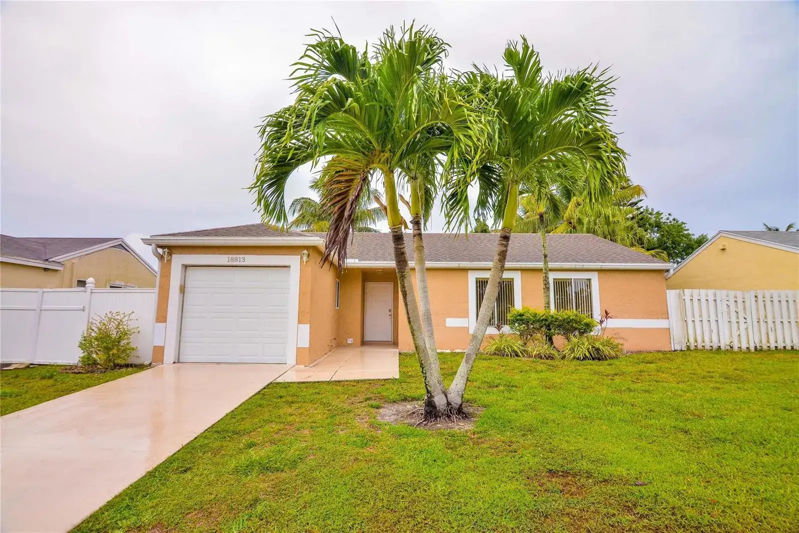 3 bedroom 2 bath Residential Lease for rent at 18813 Cloud Lake Circle, Boca Raton FL 33496