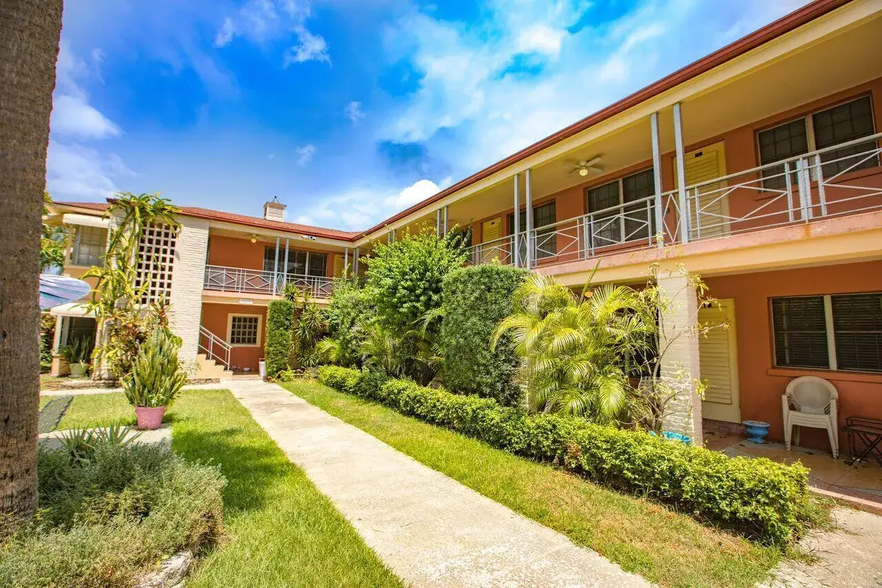 1 bedroom 1 bath Residential Lease for rent at 3637 S Olive Avenue, West Palm Beach FL 33405