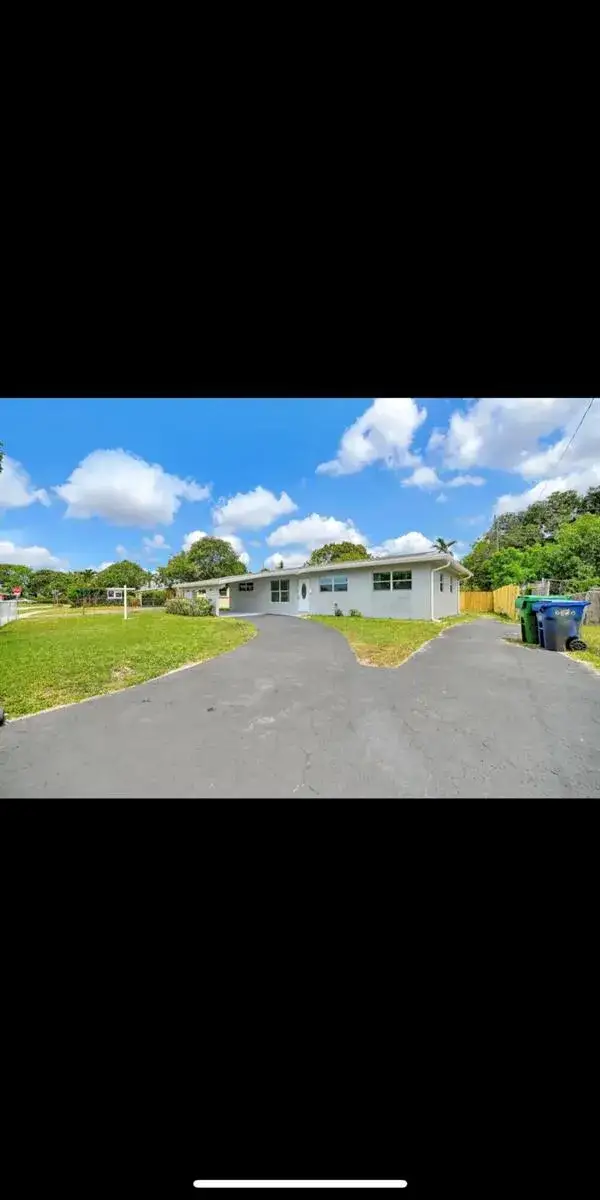 1112 NW 43rd Terrace, Lauderhill FL 33313