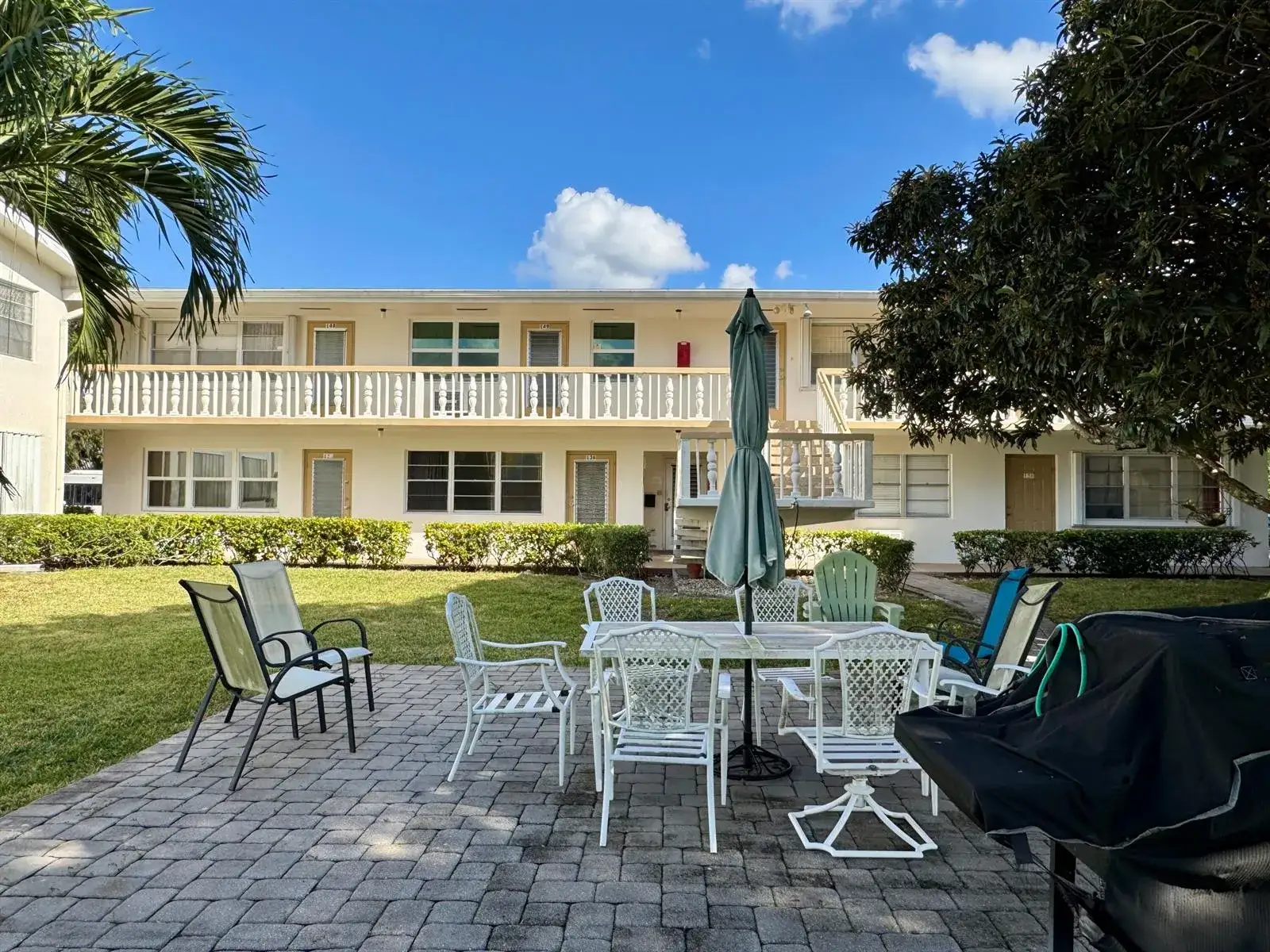 1 bedroom 1 bath Residential for sale at 148 Bedford F, West Palm Beach FL 33417