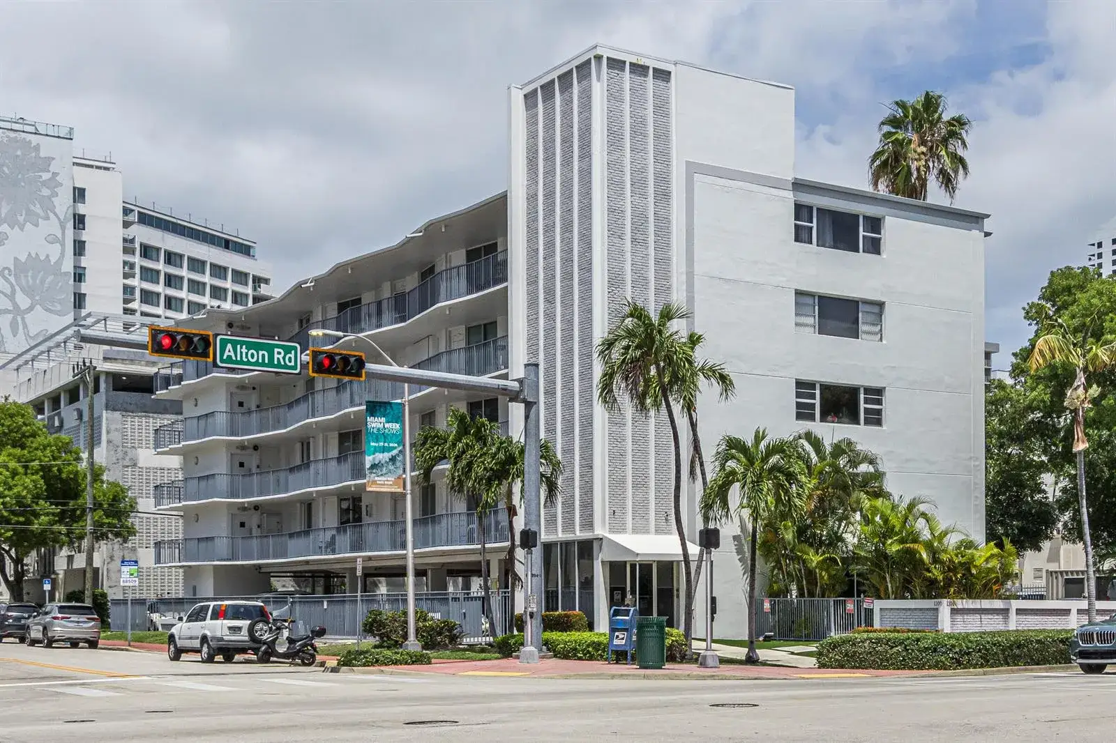 1 bedroom 1 bath Residential for sale at 1100 Alton Road # 2f, Miami Beach FL 33139