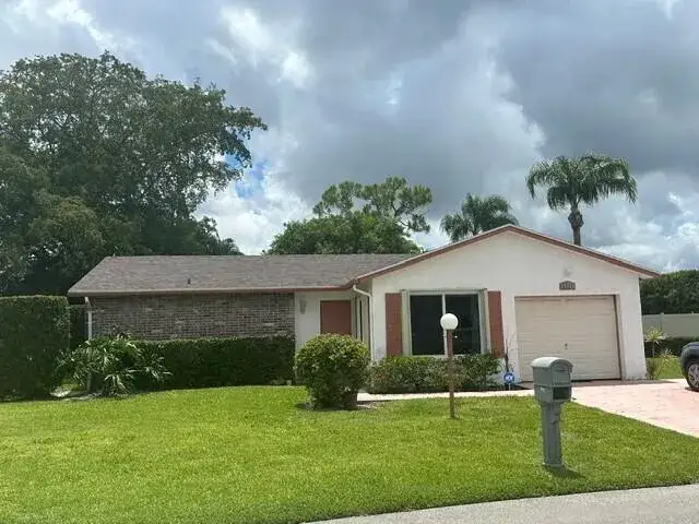 3 bedroom 2 bath Residential for sale at 6312 Summer Sky Lane, FL 33463