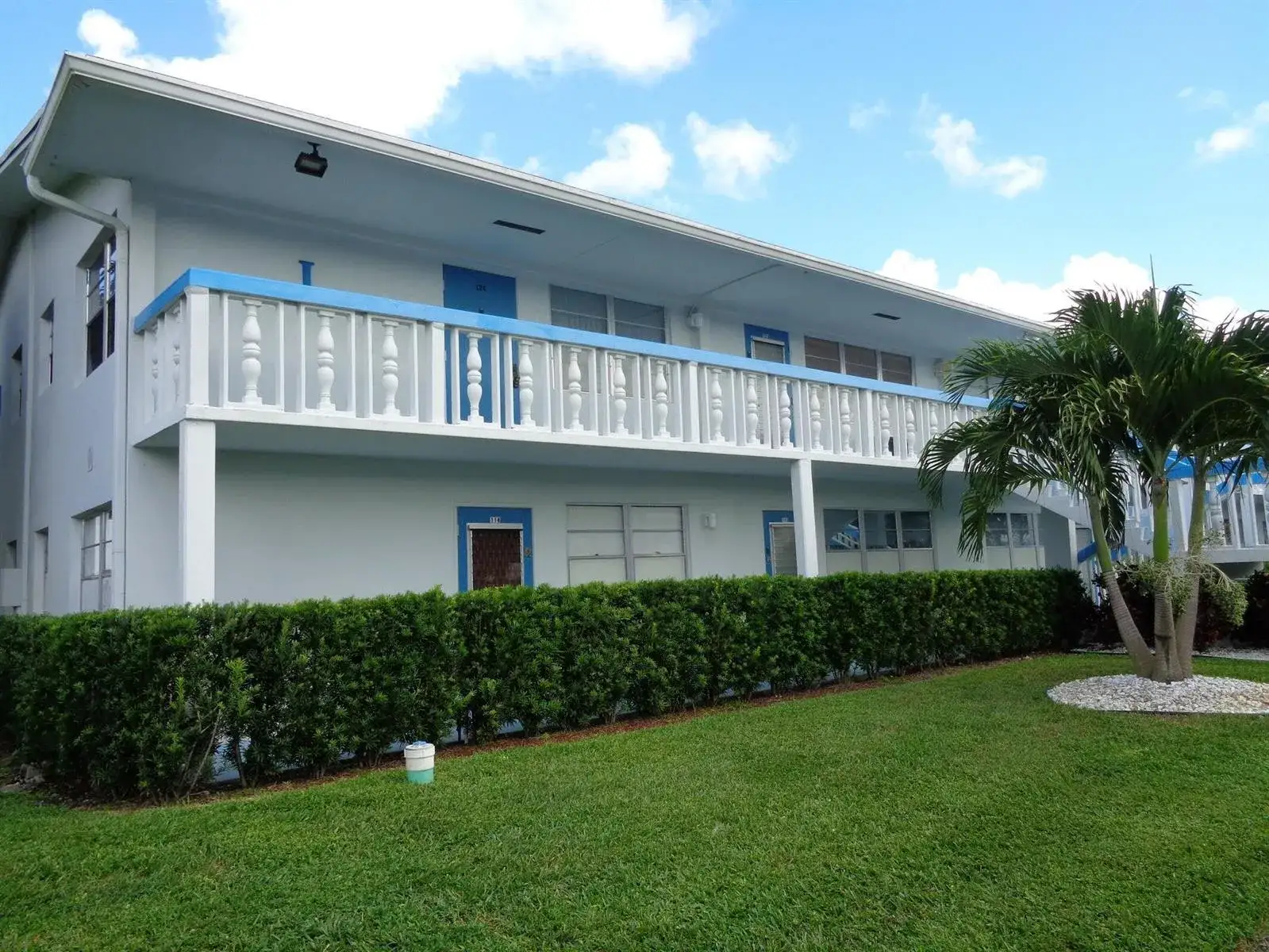 2 bedroom 1 bath Residential Lease for rent at 124 Oakridge I # 124, Deerfield Beach FL 33442