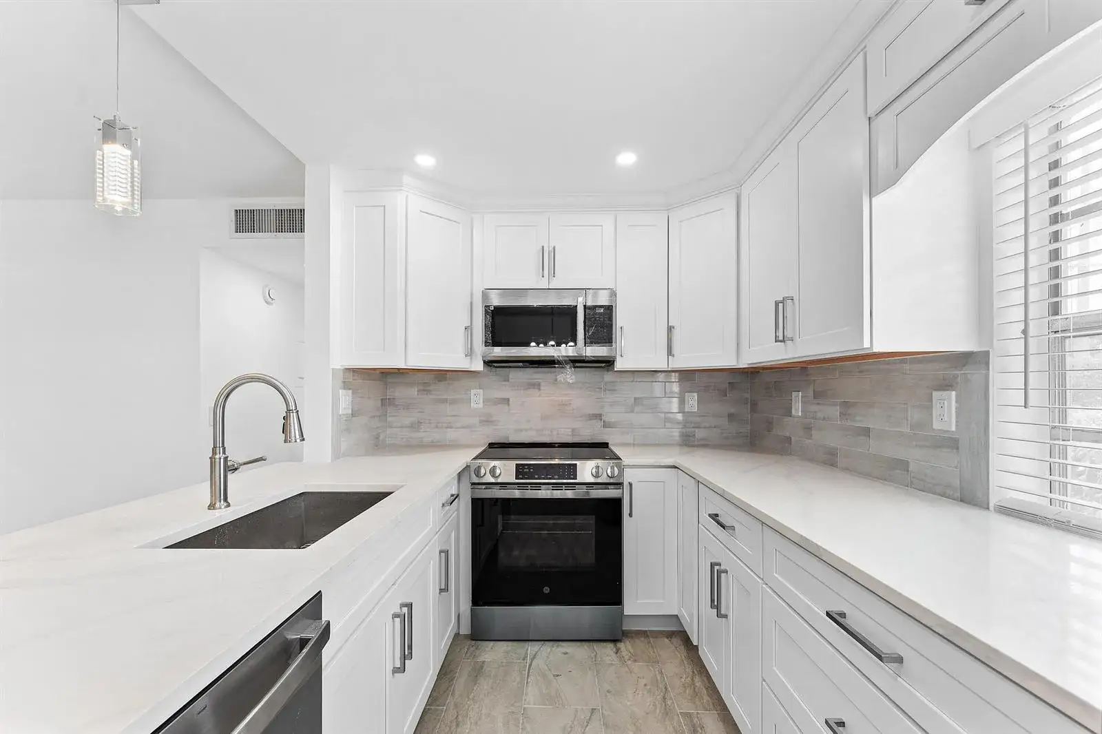 2 bedroom 2 bath Residential for sale at 790 Burgundy Q, Delray Beach FL 33484