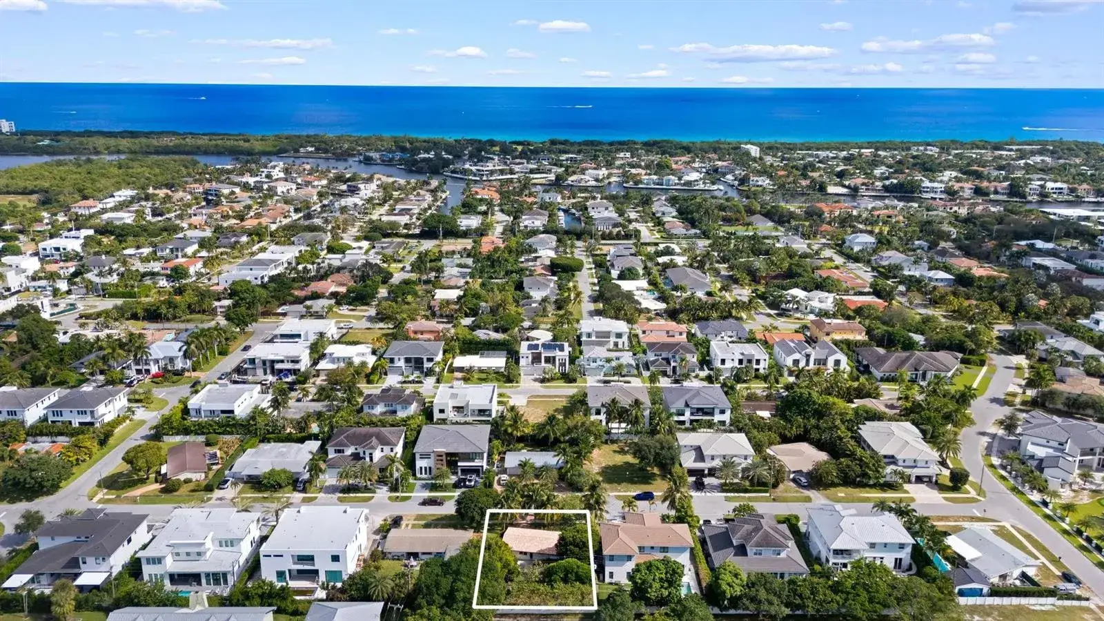 2 bedroom 1 bath Residential for sale at 1001 NE 2nd Terrace, Boca Raton FL 33432