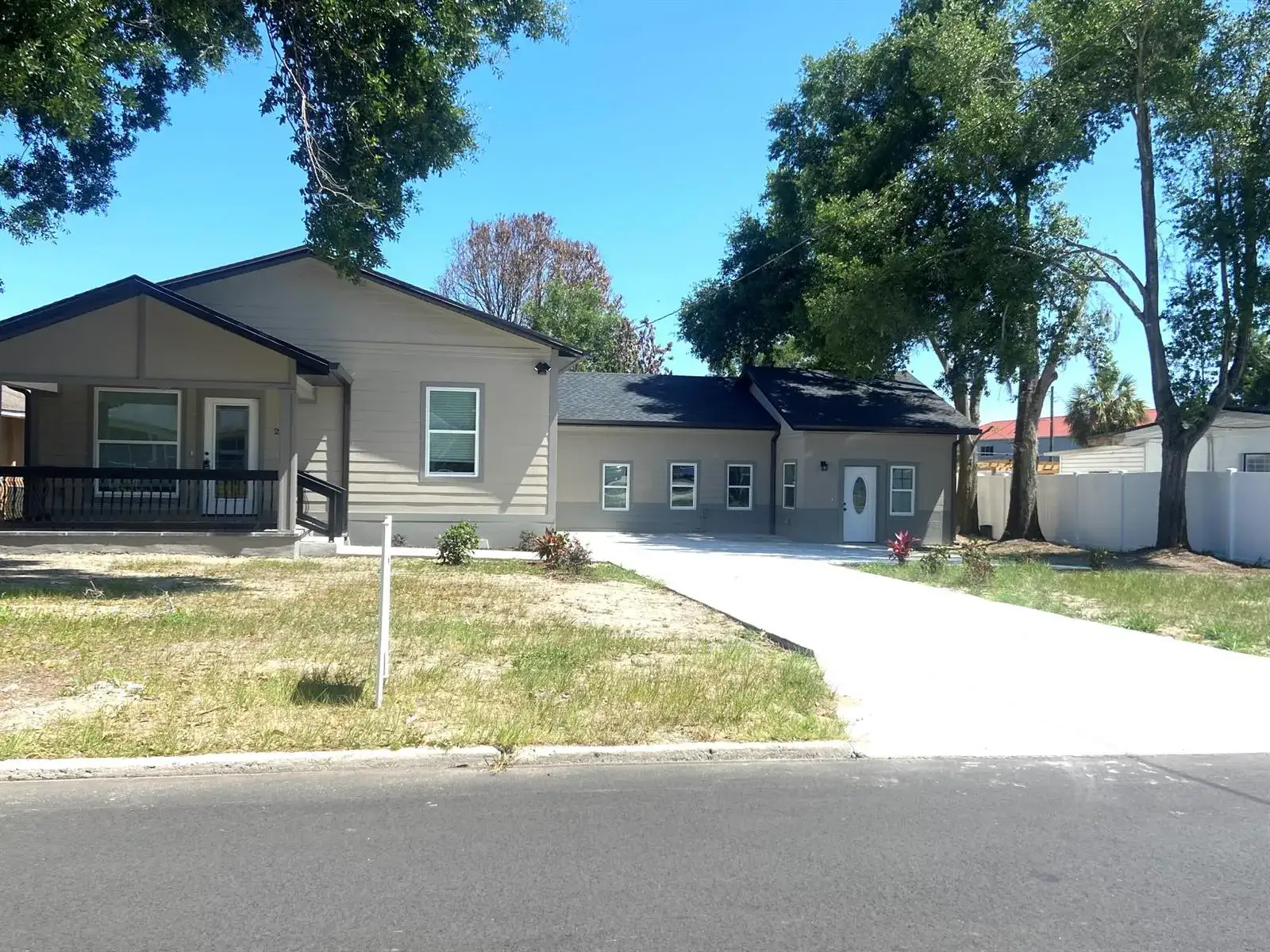 4 bedroom 4 bath Residential for sale at 207 Ave E SE, Winter Haven FL 33880
