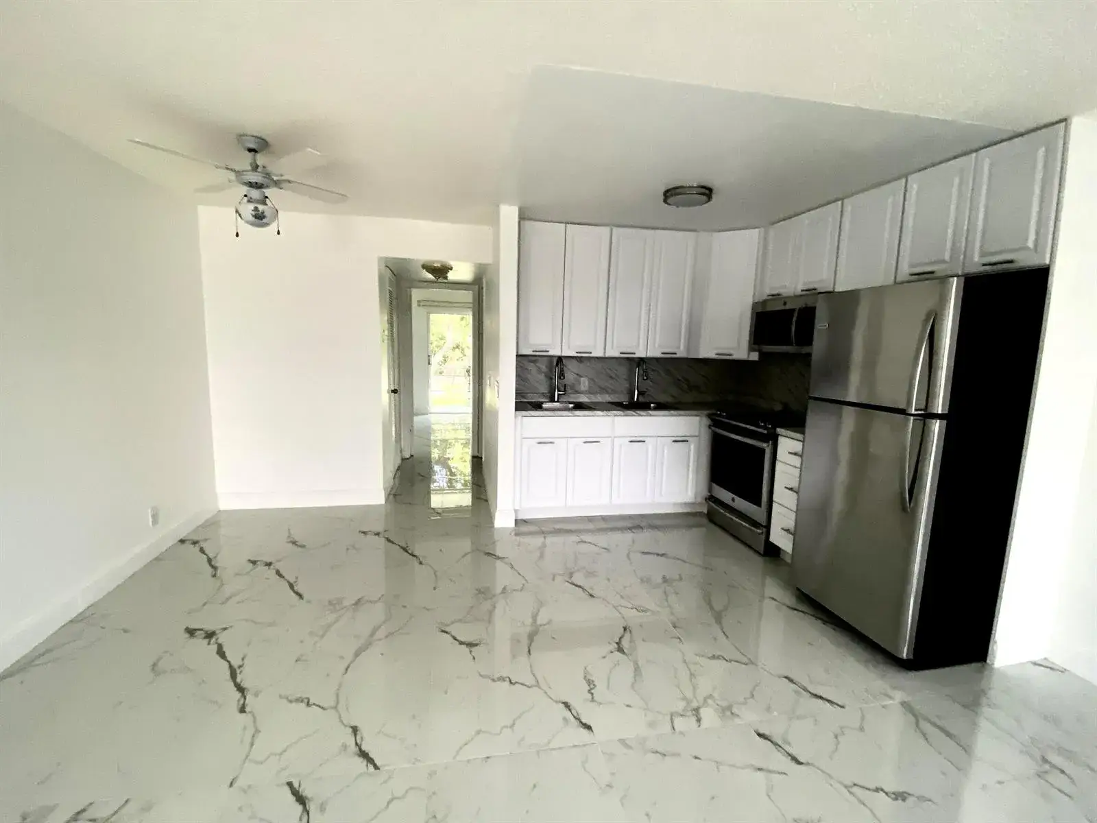 1 bedroom 1 bath Residential Lease for rent at 341 Windsor O, West Palm Beach FL 33417