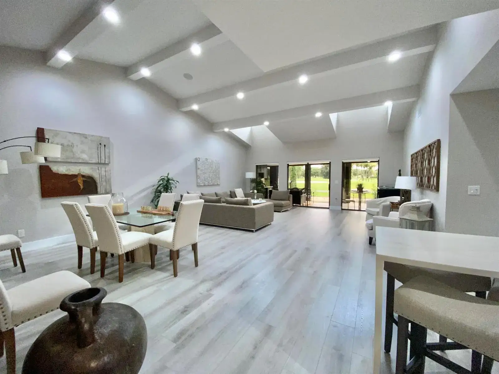 3 bedroom 2 bath Residential for sale at 4685 Fountains Drive S, FL 33467