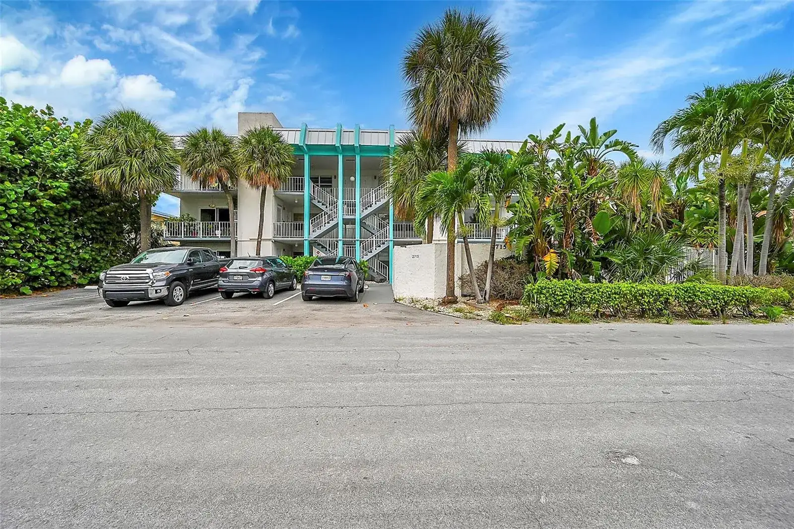 2 bedroom 2 bath Residential for sale at 2715 NE 49th Street, Fort Lauderdale FL 33308