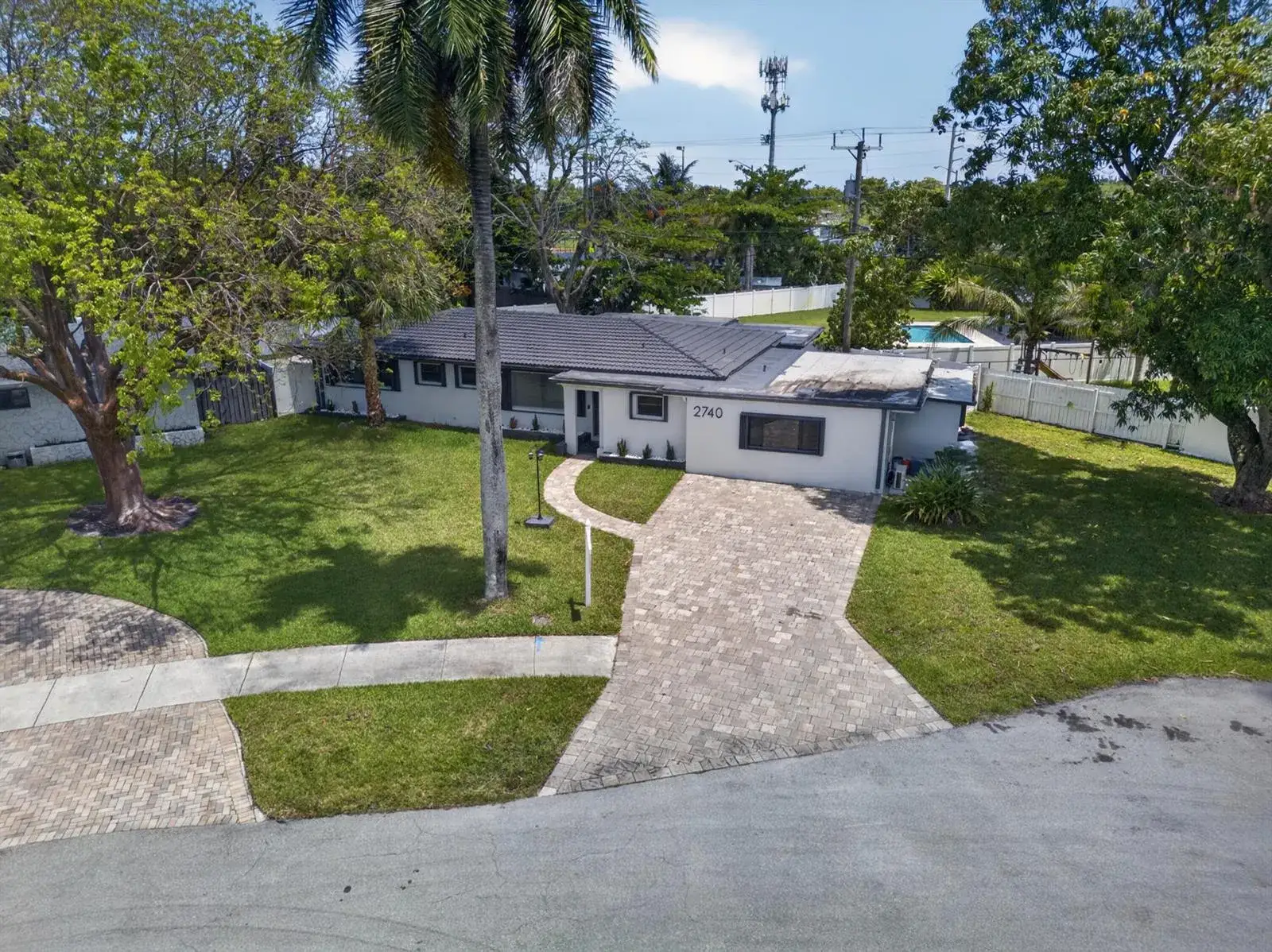 4 bedroom 3 bath Residential for sale at 2740 NW 9th Lane, Wilton Manors FL 33311