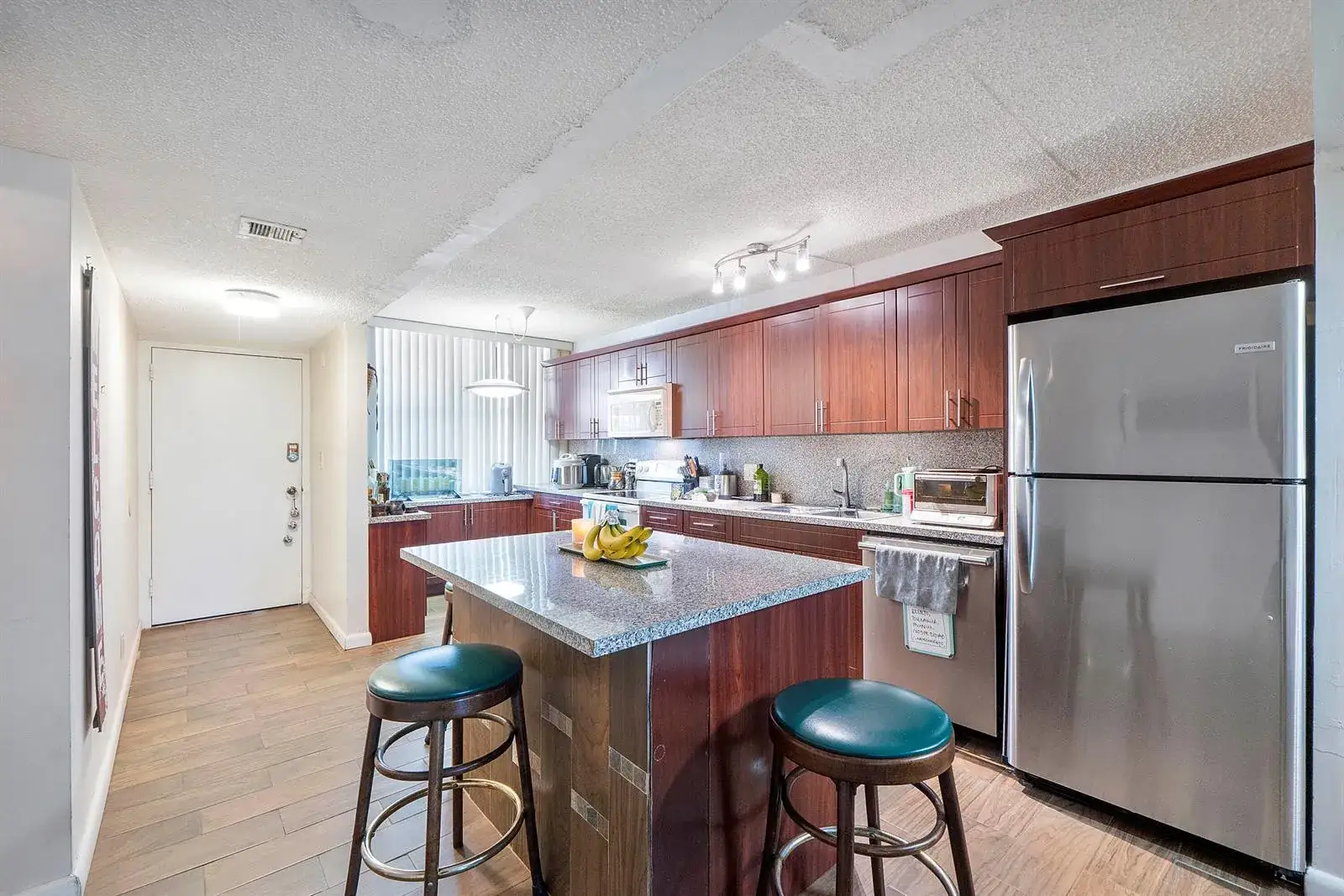 2 bedroom 2 bath Residential for sale at 250 Jacaranda Drive # 308, Plantation FL 33324