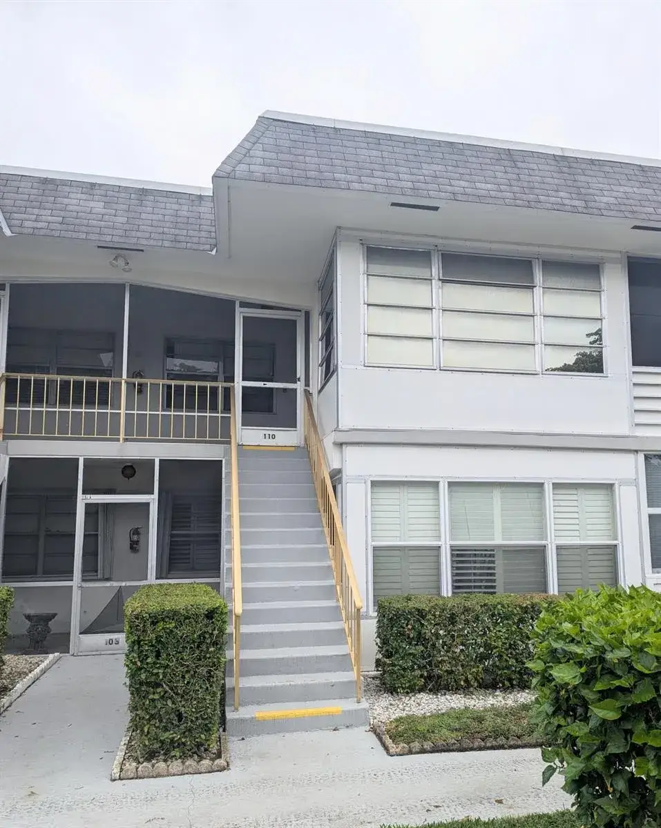 1 bedroom 1 bath Residential Lease for rent at 110 Stratford H, West Palm Beach FL 33417