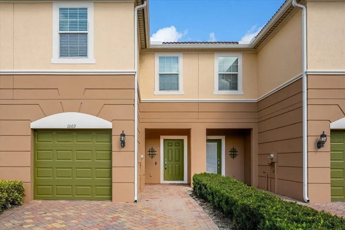3 bedroom 2 bath Residential for sale at 1069 Normandie Way, Vero Beach FL 32960