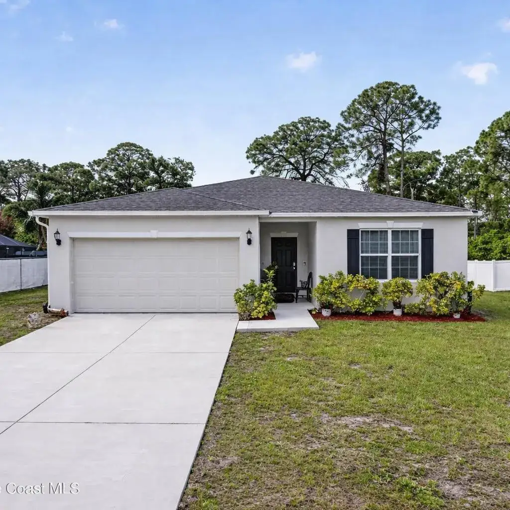 4 bedroom 2 bath Residential for sale at 180 SE Dolphin St Street SE, Palm Bay FL 32909