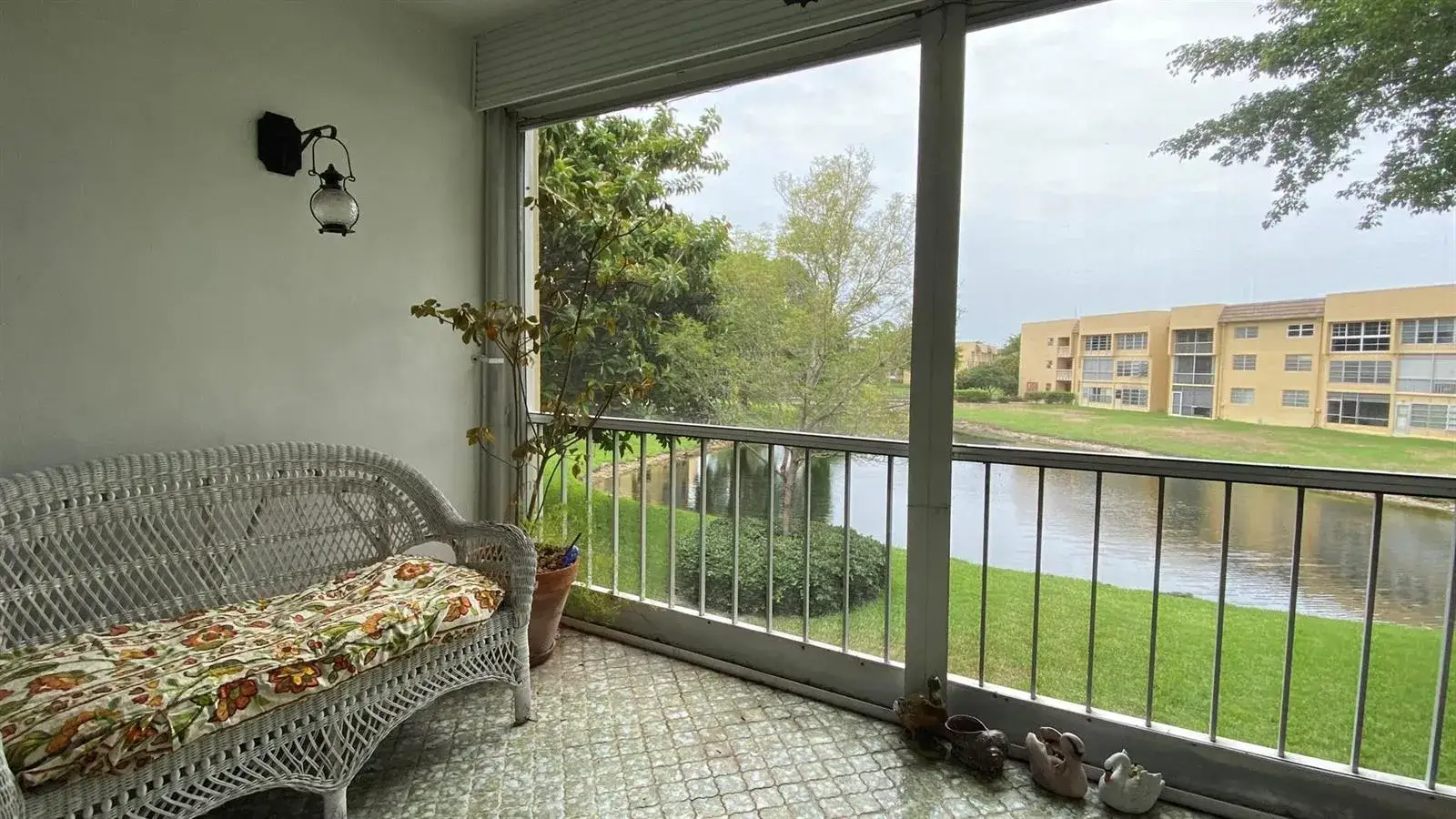 2 bedroom 2 bath Residential for sale at 6051 NW 61st Avenue # 211, Tamarac FL 33319