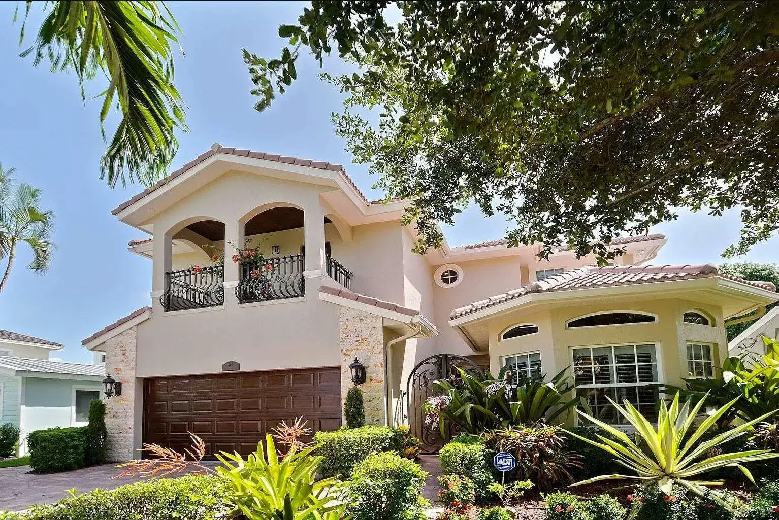5 bedroom 3 bath Residential for sale at 512 NE 12th Avenue, Fort Lauderdale FL 33301