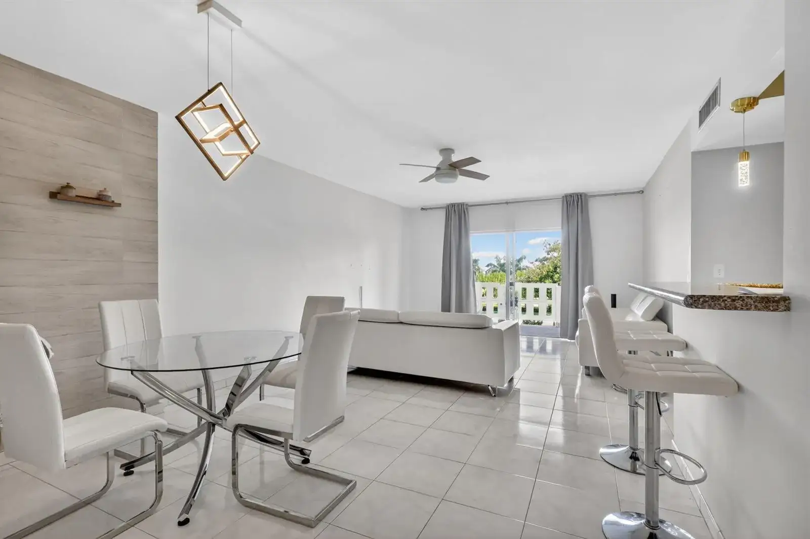 2 bedroom 2 bath Residential for sale at 4330 Hillcrest Drive # 302, Hollywood FL 33021