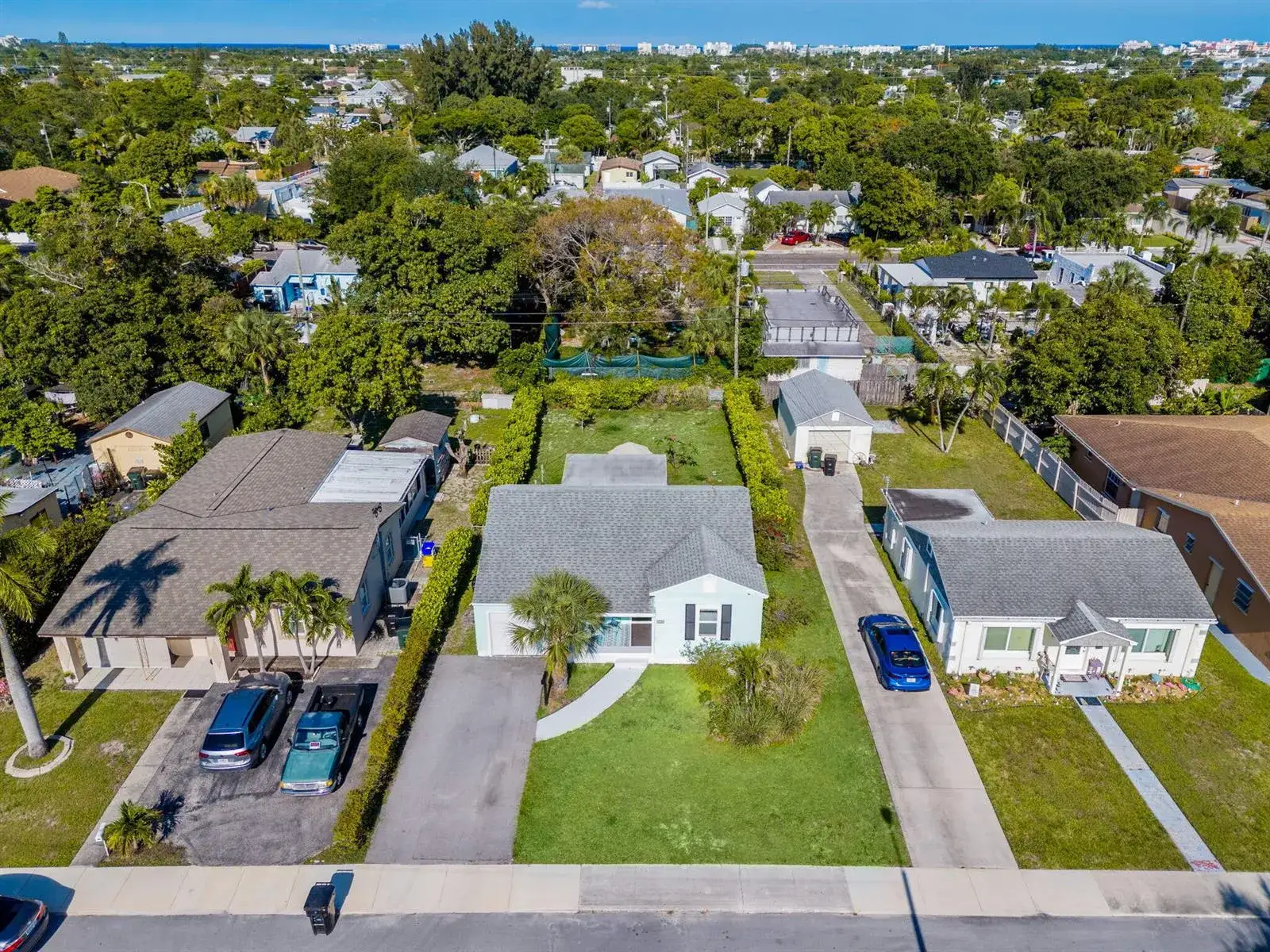 3 bedroom 1 bath Residential for sale at 620 N B Street, FL 33460