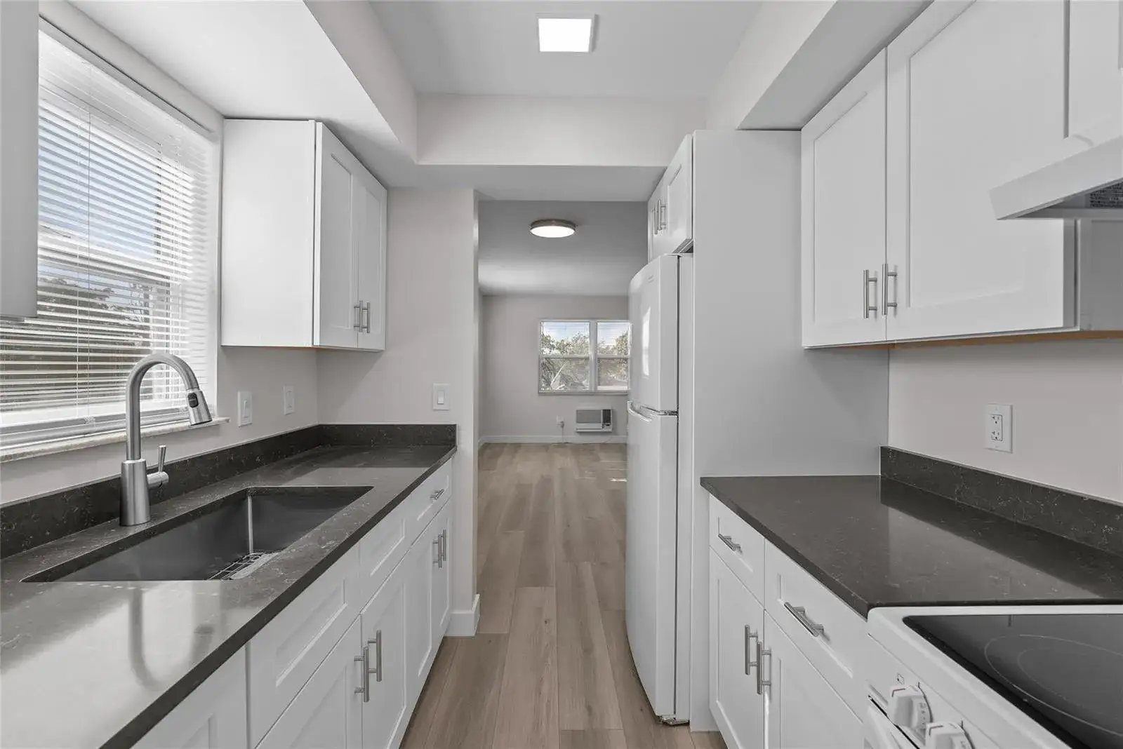 1 bedroom 1 bath Residential Lease for rent at 1150 E Sample Road # 202, Pompano Beach FL 33064