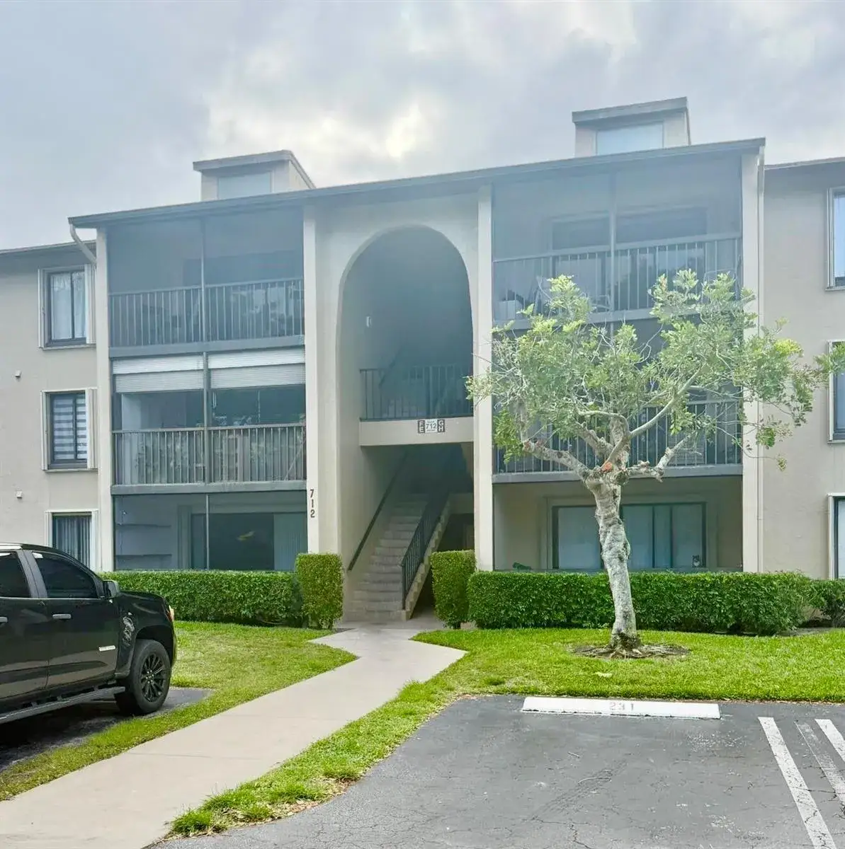 2 bedroom 2 bath Residential for sale at 712 Sunny Pine Way # E3, FL 33415