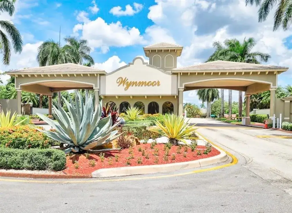 2 bedroom 2 bath Residential for sale at 2404 Antigua, Coconut Creek FL 33066