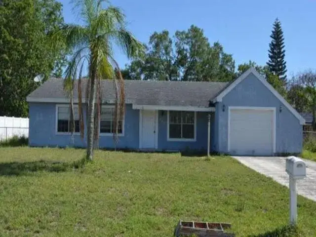 3 bedroom 2 bath Residential for sale at 649 SW Everett Court, Port St. Lucie FL 34953