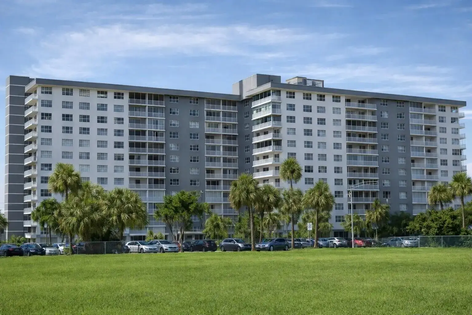 3 bedroom 3 bath Residential for sale at 3800 Hillcrest Drive # 1219, Hollywood FL 33021