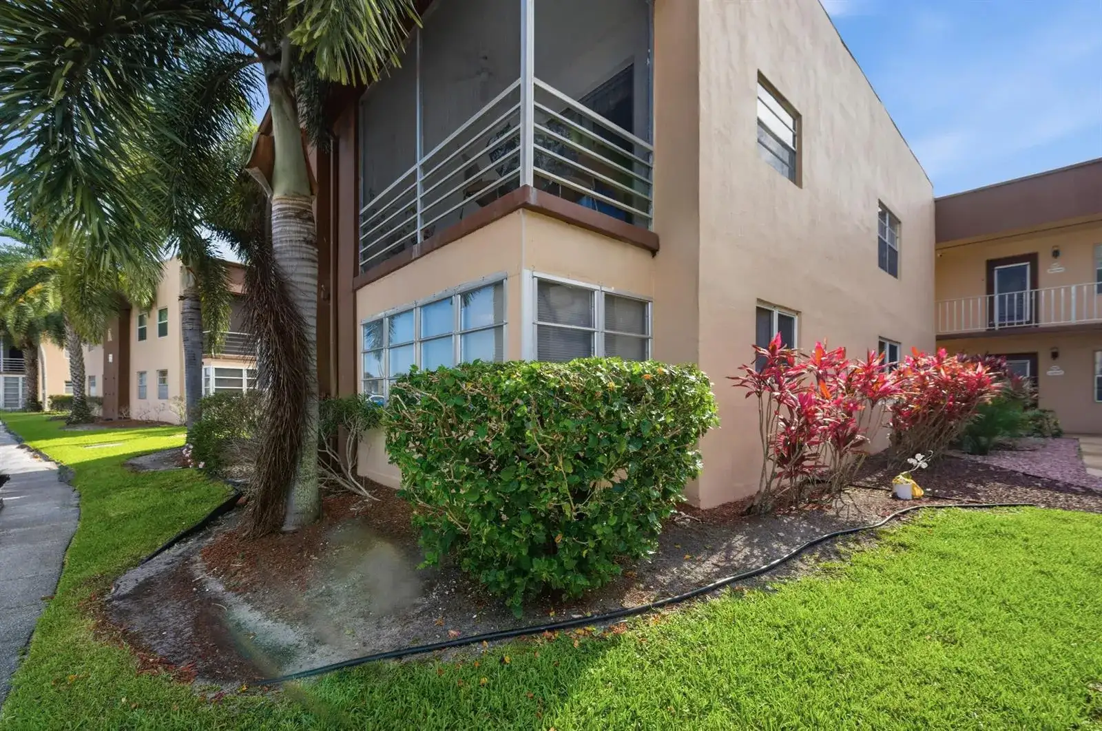 1 bedroom 1 bath Residential Lease for rent at 519 Burgundy K, Delray Beach FL 33484