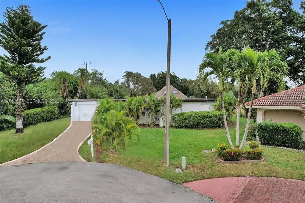 3 bedroom 3 bath Residential for sale at 4808 Queen Palm Lane, Tamarac FL 33319