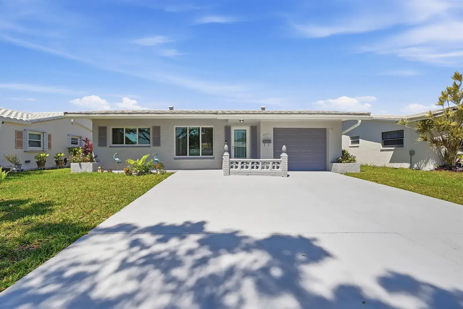 2 bedroom 1 bath Residential for sale at 5711 NW 84th Terrace, Tamarac FL 33321