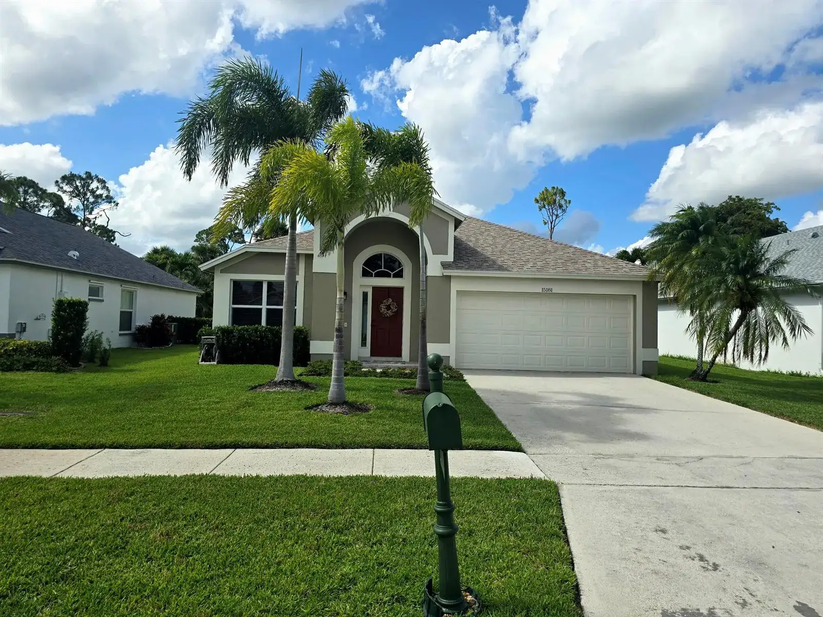 3 bedroom 2 bath Residential for sale at 15181 Oak Chase Court, Wellington FL 33414