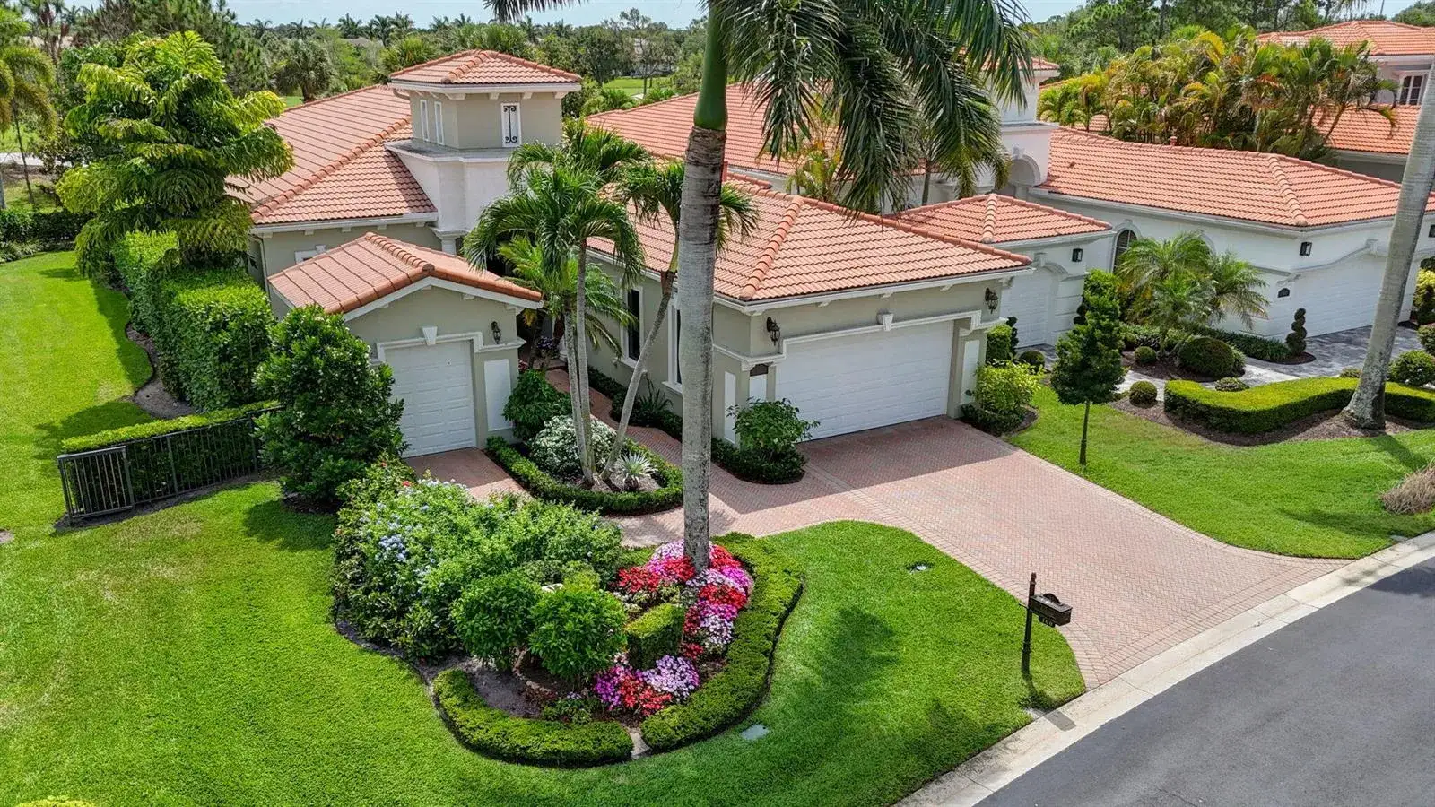 3 bedroom 3 bath Residential for sale at 160 Viera Drive, Palm Beach Gardens FL 33418