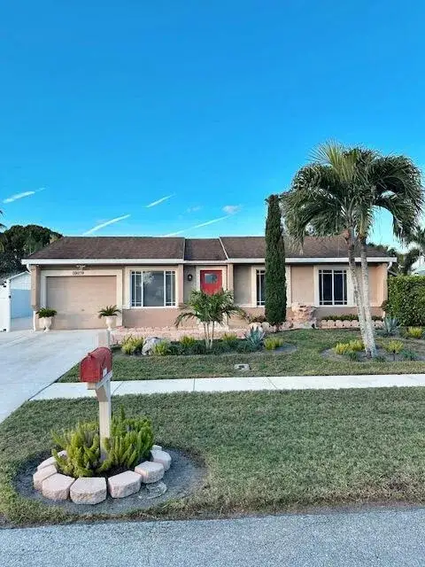3 bedroom 2 bath Residential for sale at 10079 Yeoman Lane, Royal Palm Beach FL 33411