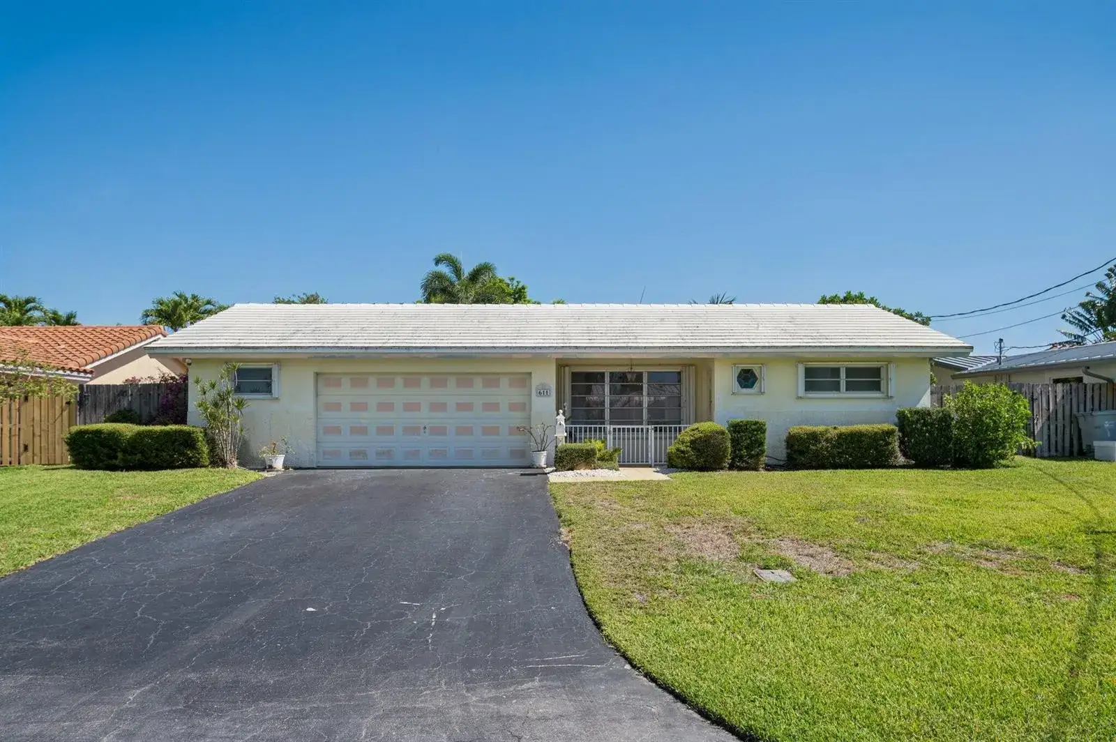 2 bedroom 2 bath Residential for sale at 611 SE 11th Street, Pompano Beach FL 33060