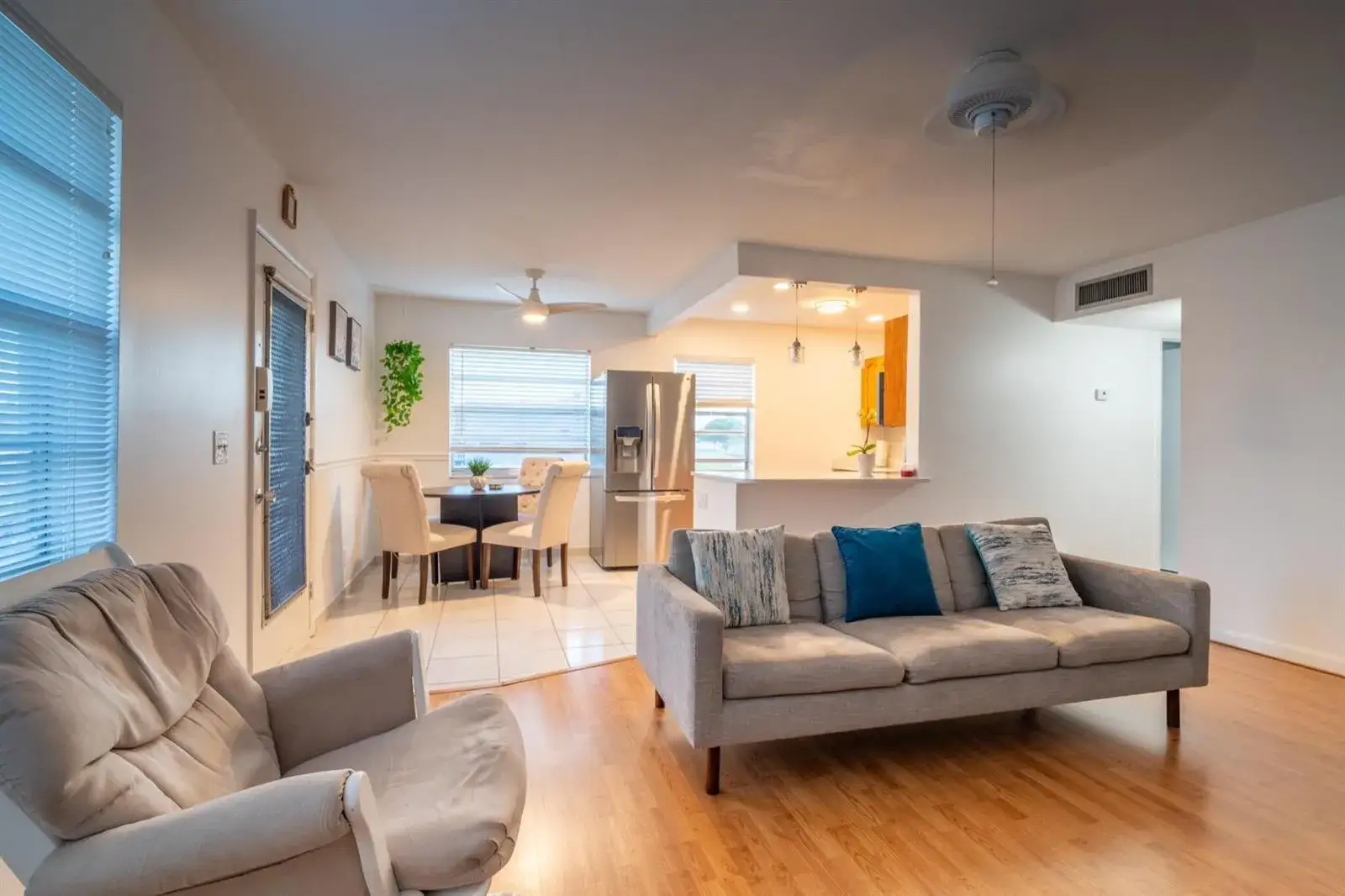 2 bedroom 2 bath Residential Lease for rent at 313 Burgundy G, Delray Beach FL 33484