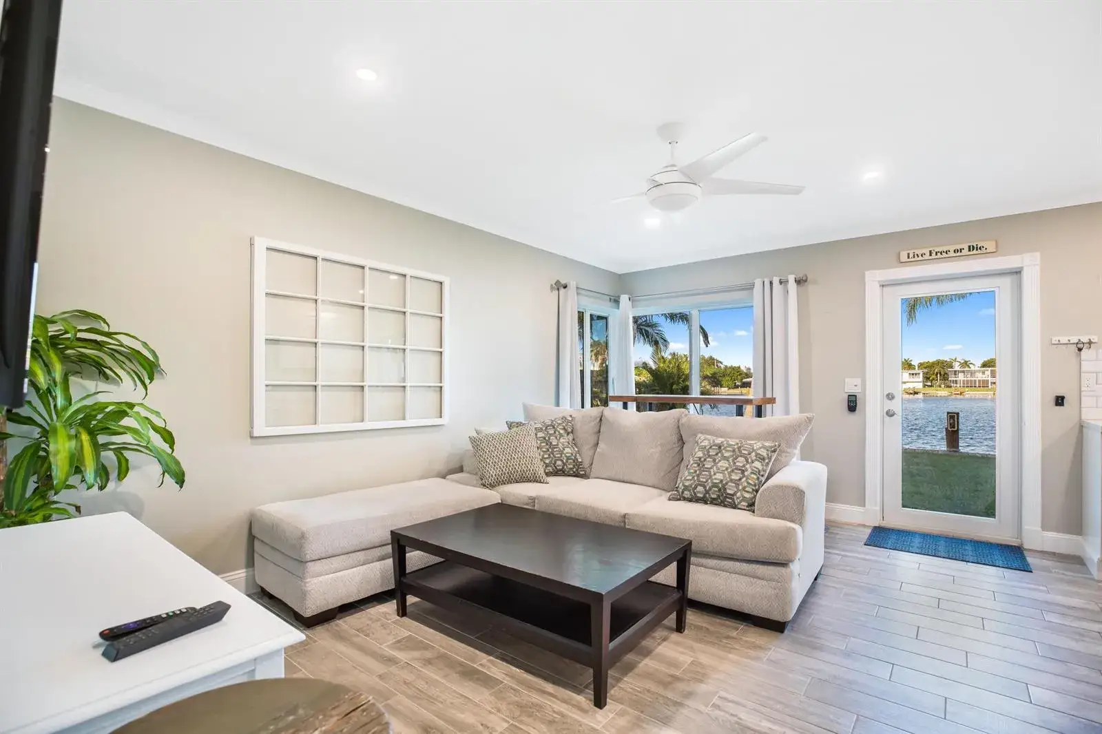 1 bedroom 1 bath Residential for sale at 1400 SE 7th Avenue # 2, Pompano Beach FL 33060