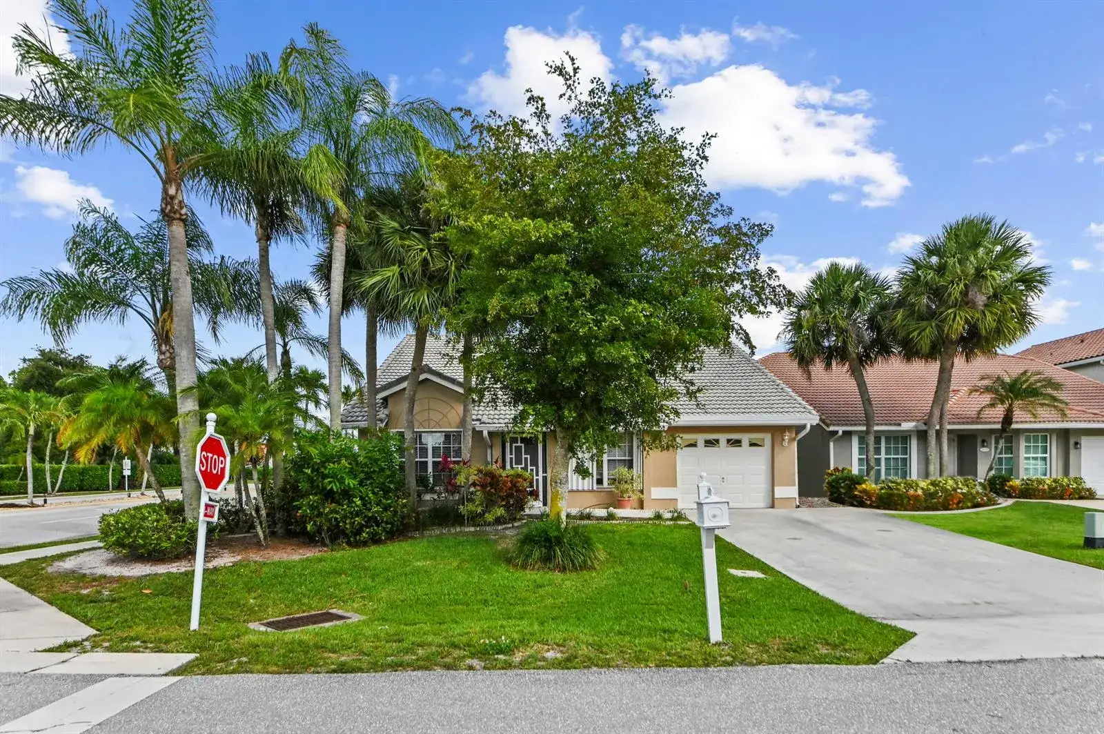 3 bedroom 2 bath Residential for sale at 18377 Fresh Lake Way, Boca Raton FL 33498
