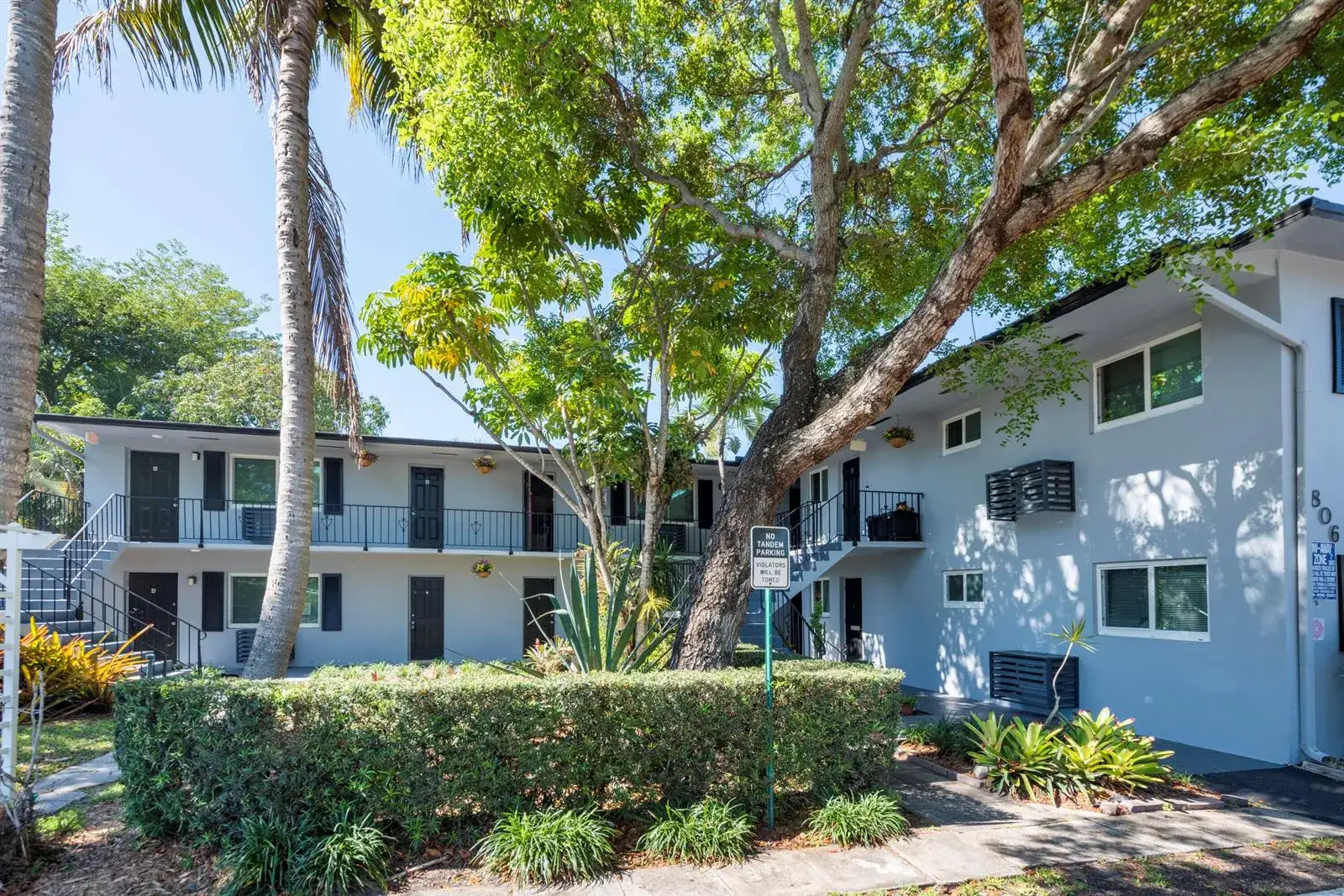 806 NE 16th Place # 8, Fort Lauderdale FL 33305