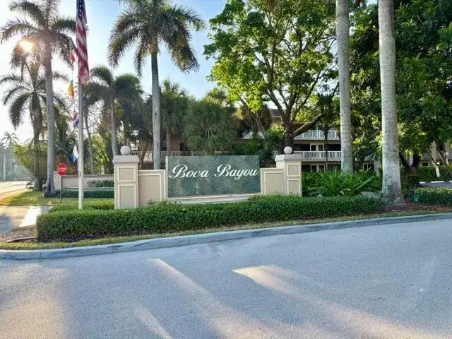 2 bedroom 2 bath Residential for sale at 21 Royal Palm Way # 2020, Boca Raton FL 33432