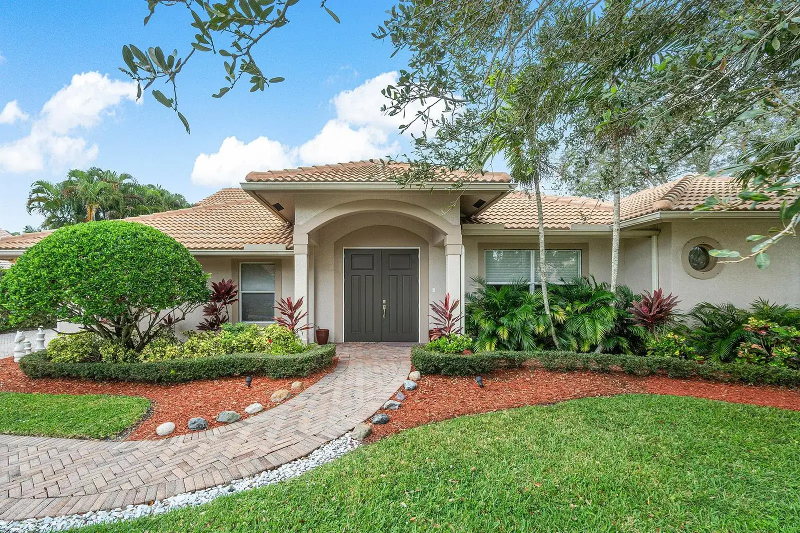 4 bedroom 4 bath Residential for sale at 45 Dunbar Road, Palm Beach Gardens FL 33418