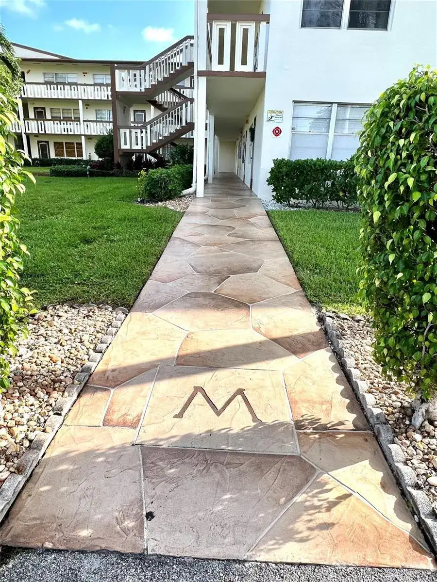 1 bedroom 1 bath Residential Lease for rent at 517 Mansfield M # 517, Boca Raton FL 33434