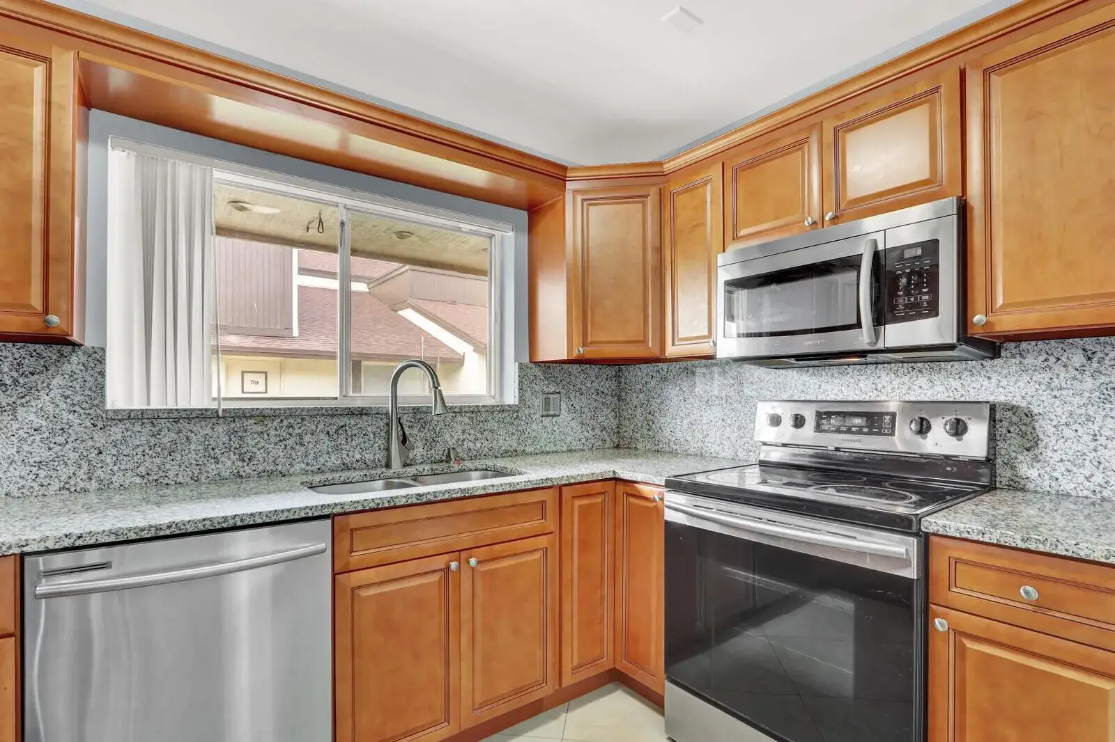 2 bedroom 1 bath Residential for sale at 5272 Bosque Lane # 31, West Palm Beach FL 33415
