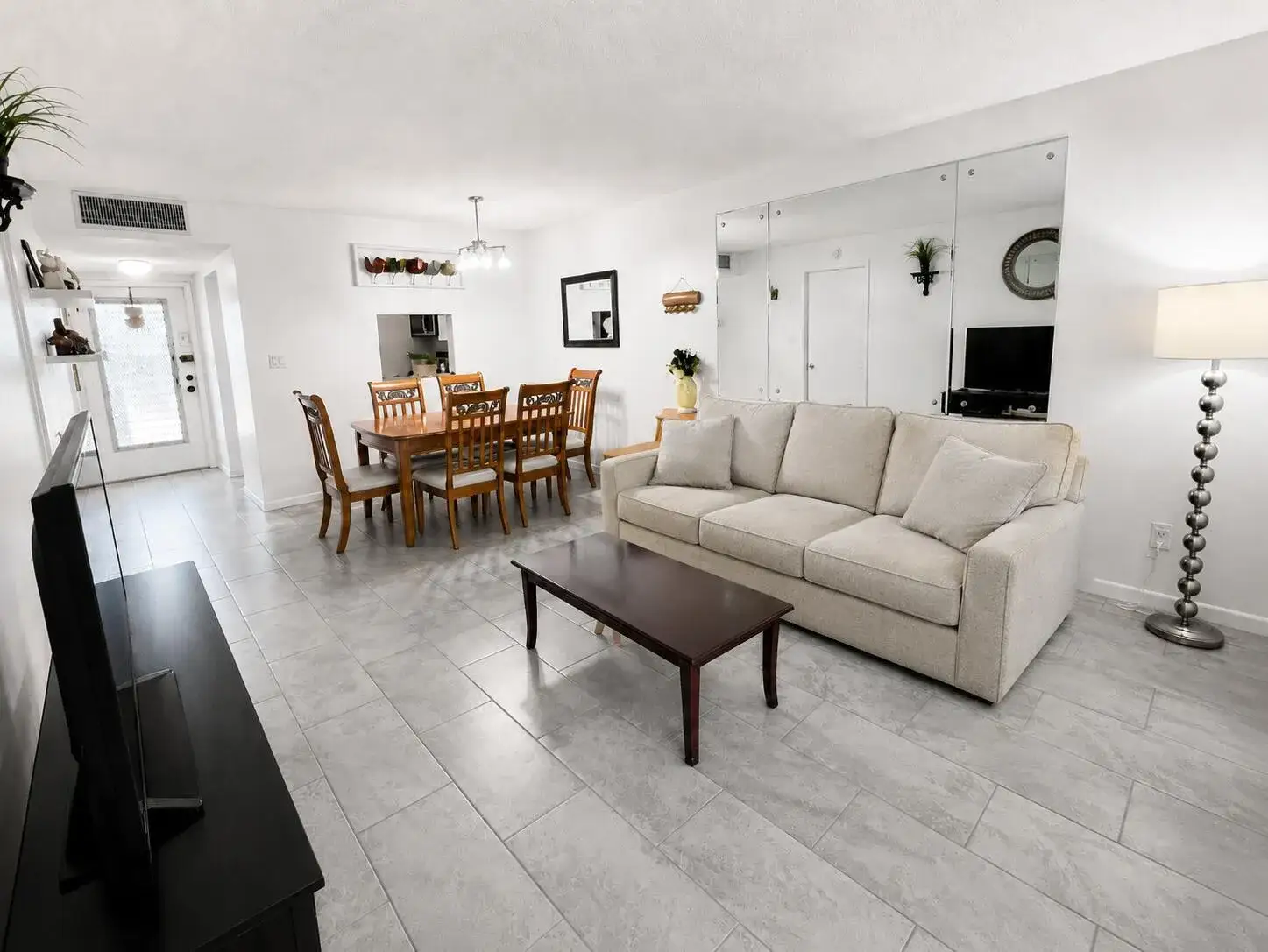1 bedroom 1 bath Residential Lease for rent at 6300 NW 62nd Street # 308, Tamarac FL 33319