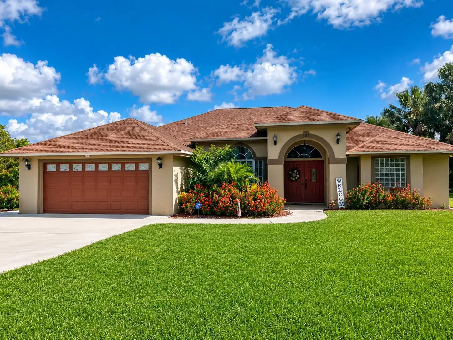 4 bedroom 2 bath Residential for sale at 18633 N 92nd Ln Lane N, FL 33470