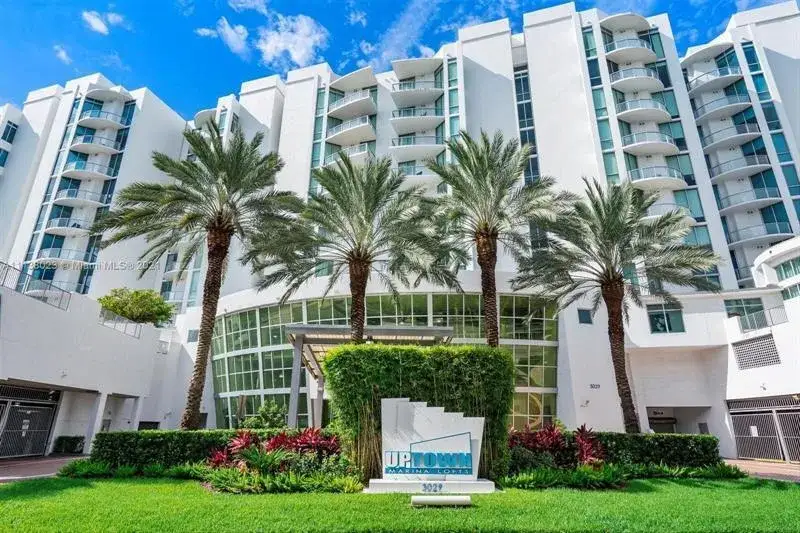 2 bedroom 2 bath Residential Lease for rent at 3029 NE 188th Street, Aventura FL 33180