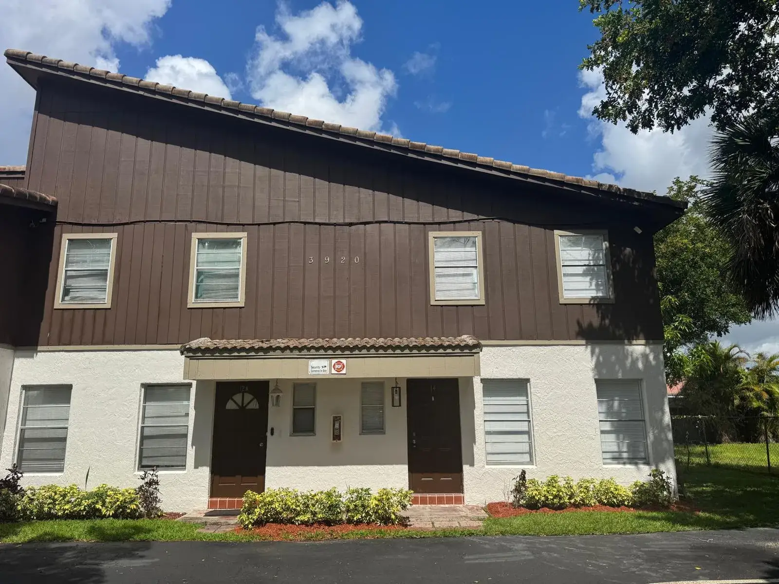 3 bedroom 2 bath Residential for sale at 3920 Woodside Drive # 14, Coral Springs FL 33065