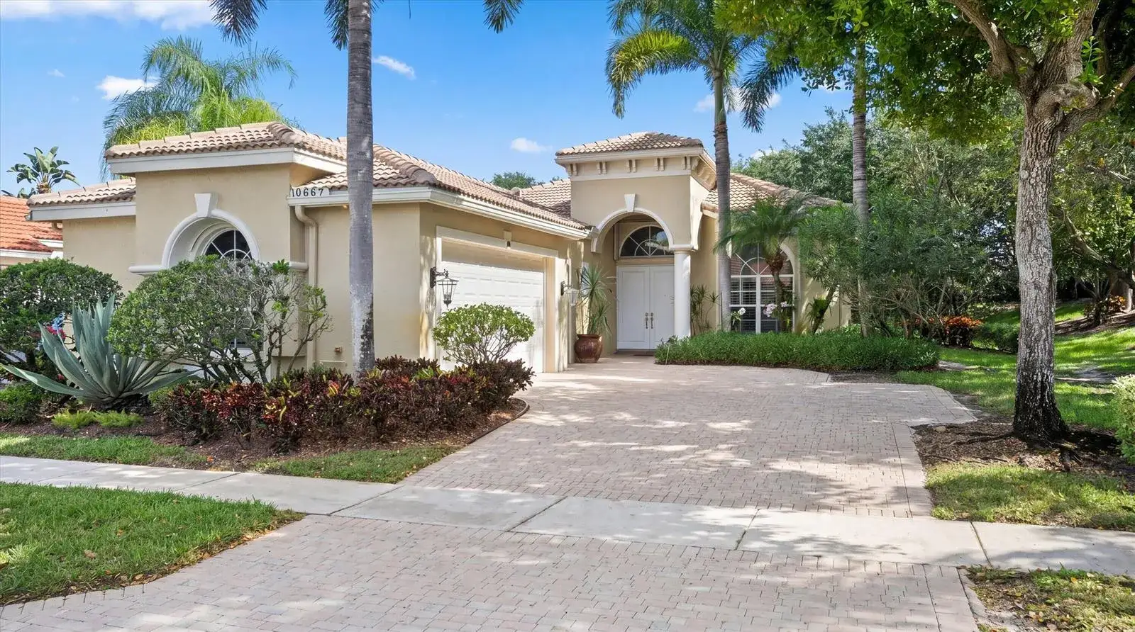 3 bedroom 3 bath Residential for sale at 10689 Northgreen Drive, Lake Worth FL 33449