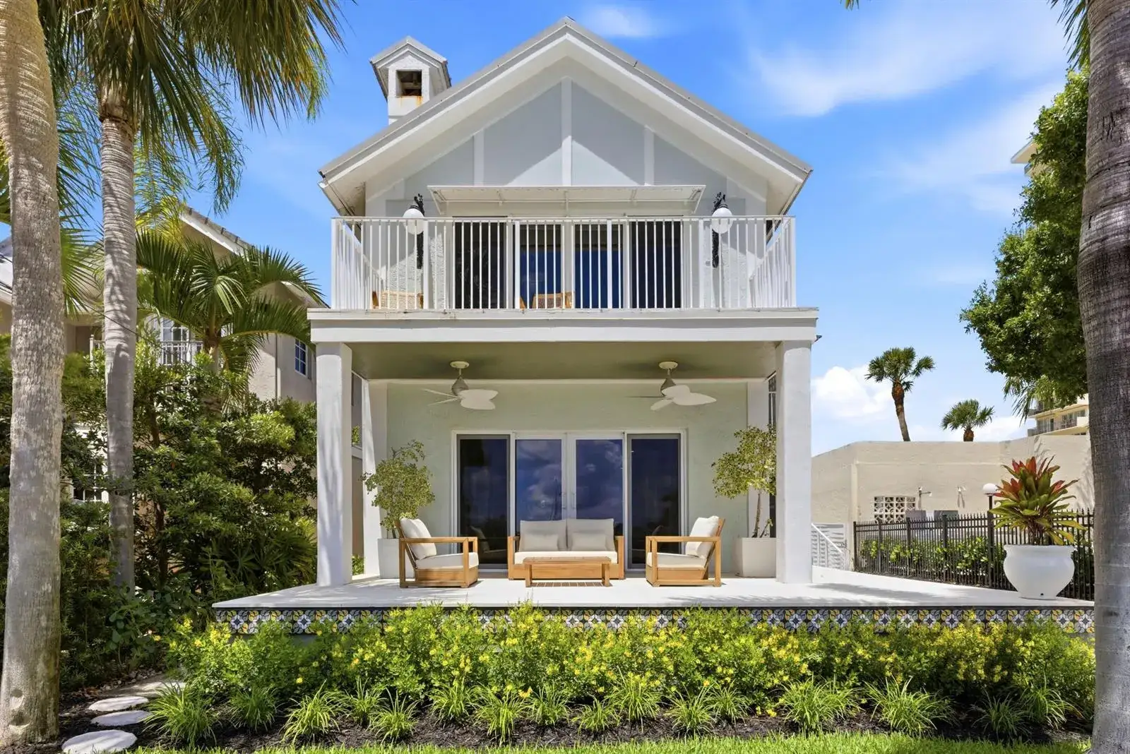 3 bedroom 3 bath Residential for sale at 325 Poinciana Drive, Fort Lauderdale FL 33301