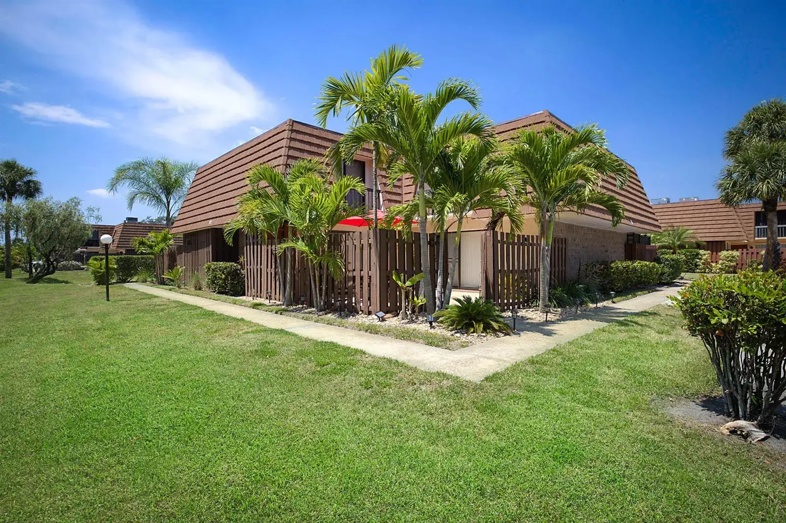 2 bedroom 2 bath Residential Lease for rent at 825 Center Street # 11c, Jupiter FL 33458