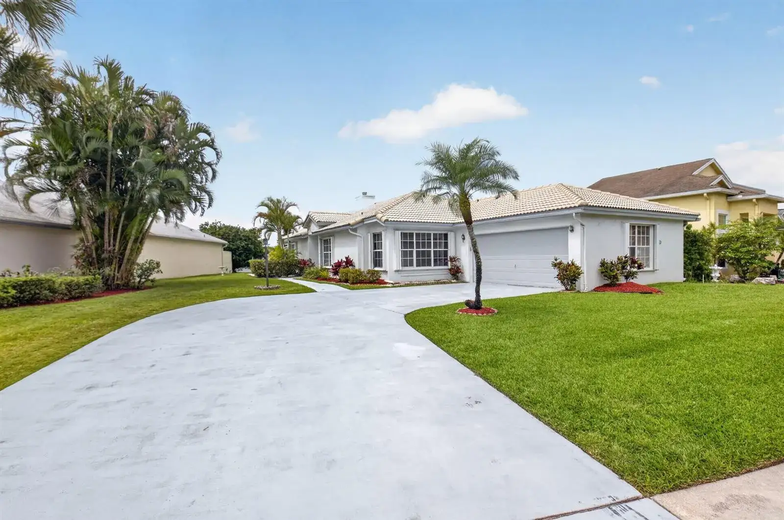 3 bedroom 2 bath Residential for sale at 6413 Lansdowne Circle, Boynton Beach FL 33472